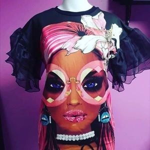 PRICE DROP New Graphic Tee